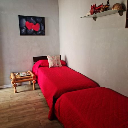 La Casa Di Mimi' Apartment เชฟาลู ภายนอก รูปภาพ