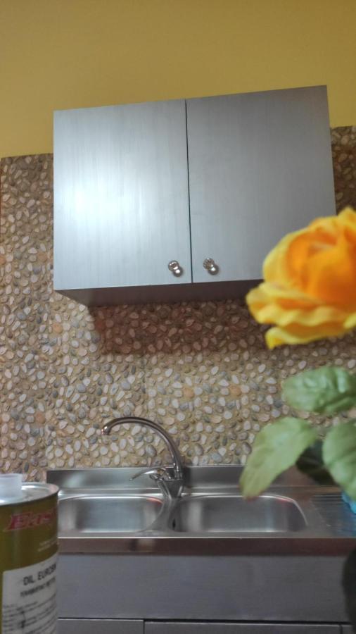 La Casa Di Mimi' Apartment เชฟาลู ภายนอก รูปภาพ